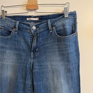 Levi's Straight Leg Jeans in Mid Blue Wash